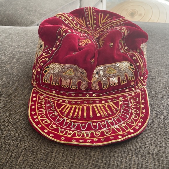 Arnhem Velvet Hat - Picture 2 of 4